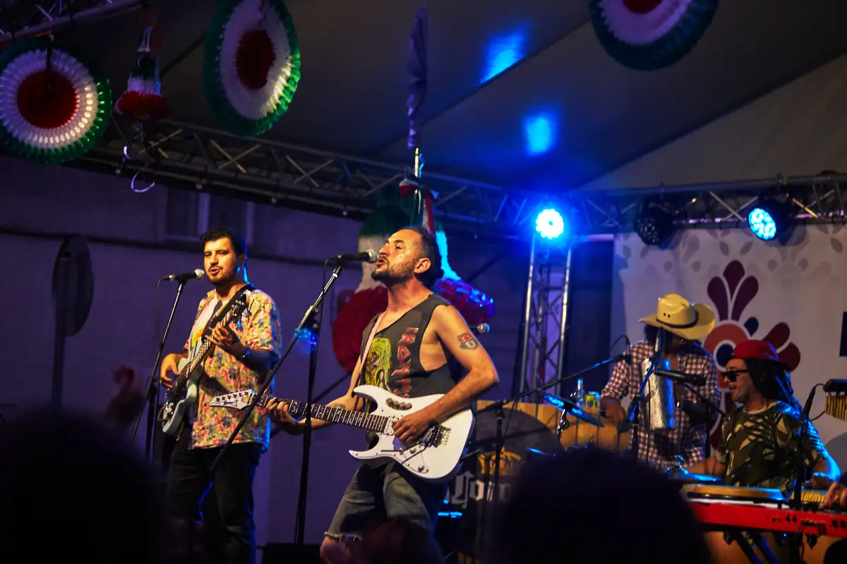 sonora-ultravioleta-band